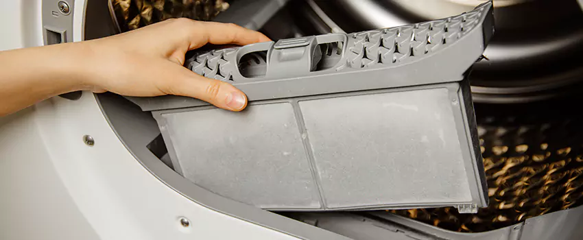 Signs Of A Clogged Dryer Lint Trap in Montreal, Quebec
